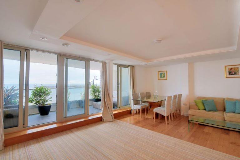 Largigi Offering Two Amazing Panoramic Sea Front Apartments Лайм Риджис Екстериор снимка