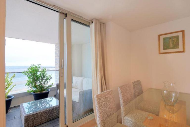 Largigi Offering Two Amazing Panoramic Sea Front Apartments Лайм Риджис Екстериор снимка