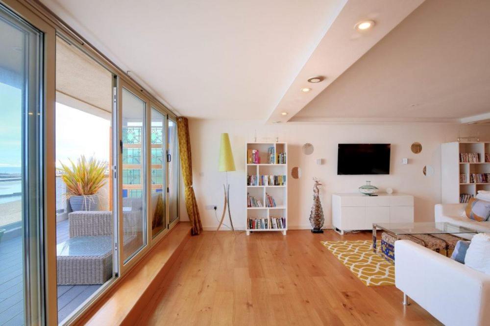 Largigi Offering Two Amazing Panoramic Sea Front Apartments Лайм Риджис Екстериор снимка